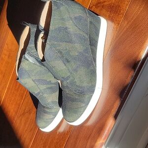 Linea Paolo Camo Shoes. Worn Few Times